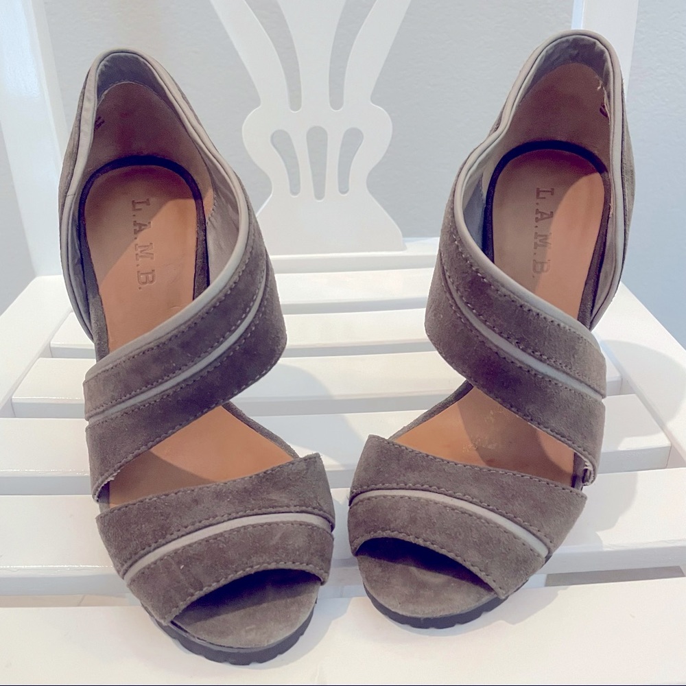 L.A.M.B high Heels grey Leather Size 7.5 on shoe but was too big.